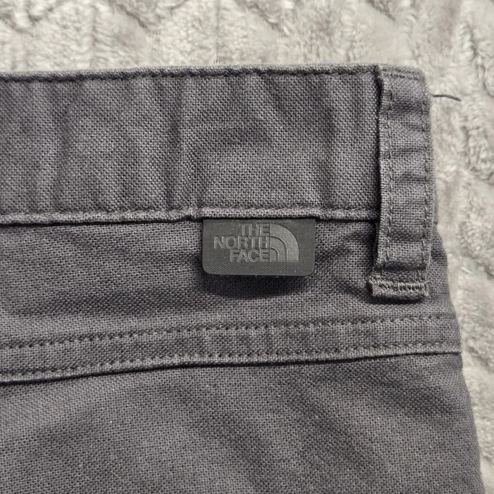 2 The North Face Motion Pants Men's Size 40x32 Gray Tan Articulated Knees Hiking